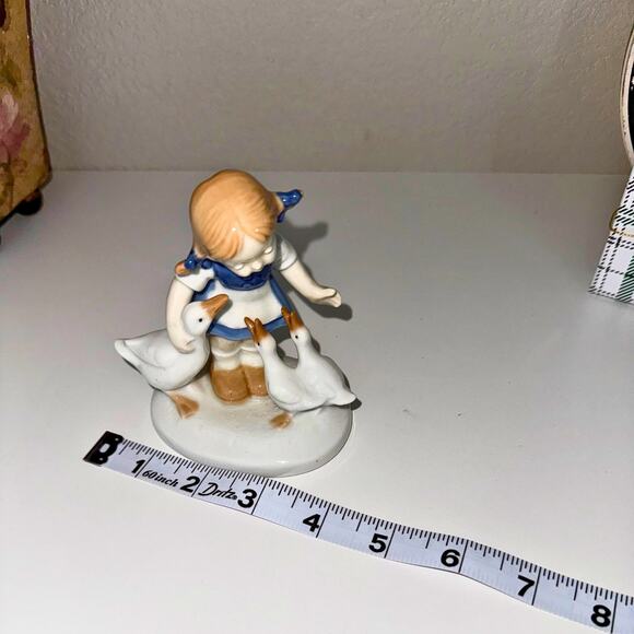Vintage Porcelain Girl with Geese Figurine | 1950s-70s | Cottagecore Farmhouse - Picture 9 of 10